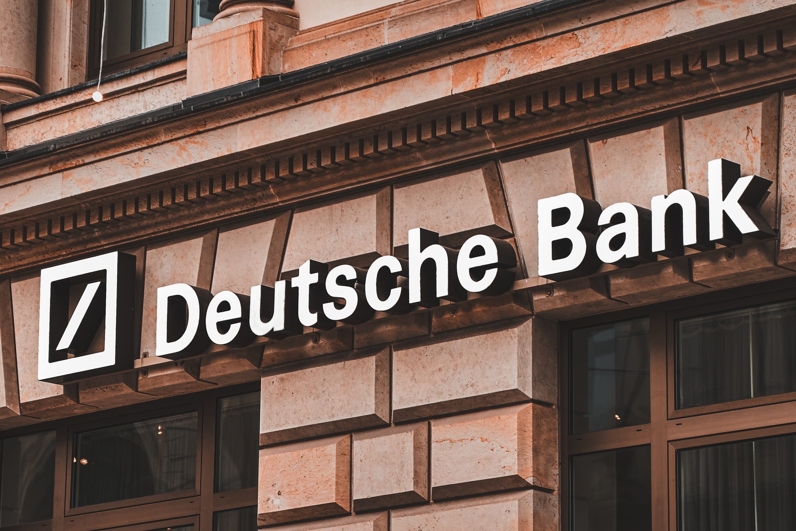 What Services Does Deutsche Bank Offer?