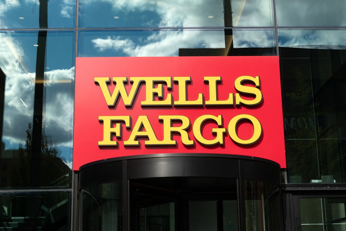 SKN | Wells Fargo Refines Baxter International Valuation as Healthcare Recovery Remains Under Review