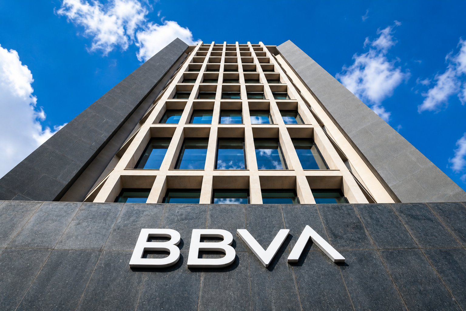 SKN | BBVA Stock Valuation: Shares Trade Below Recent High as Investors Assess Price and Target Gap