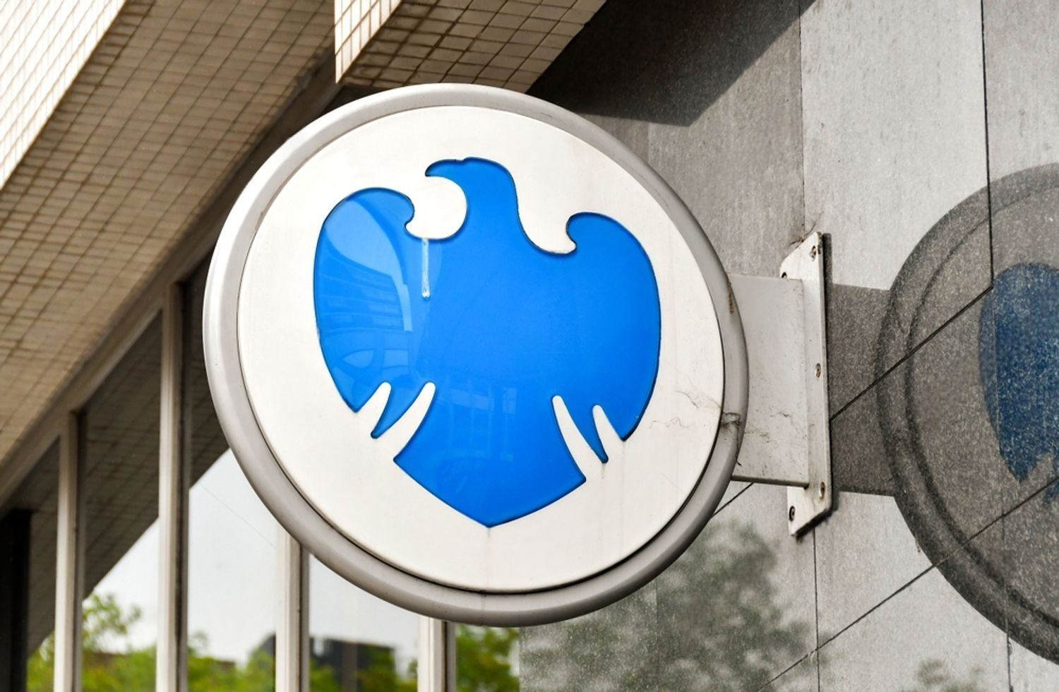 SKN | Barclays Maintains $100 Brent Oil Forecast for 2026 as Middle East Supply Risks Intensify