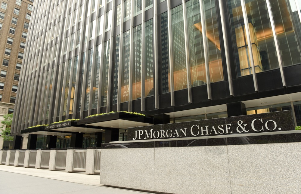 SKN | VectorGlobal IAG Initiates JPMorgan Chase Position as Strong Earnings Support Analyst Optimism