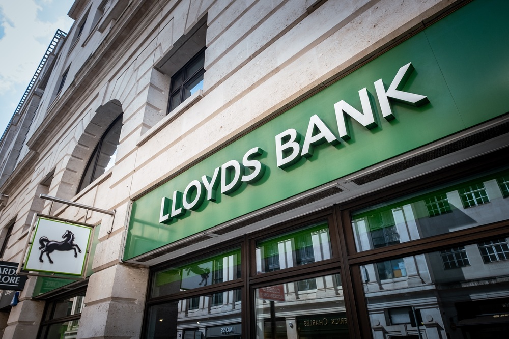 SKN | Lloyds Shares Nearly Triple Investors’ Money Over Three Years as Profit and Dividend Outlook Strengthens