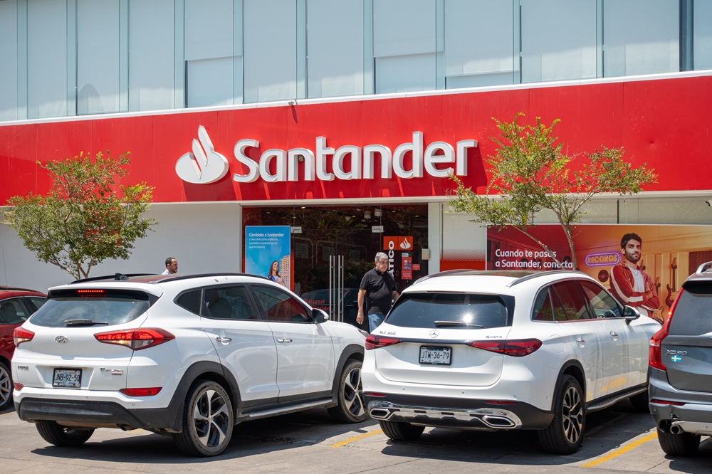 SKN | Santander Launches Global eSIM Service Across 160+ Countries Through Its Banking App