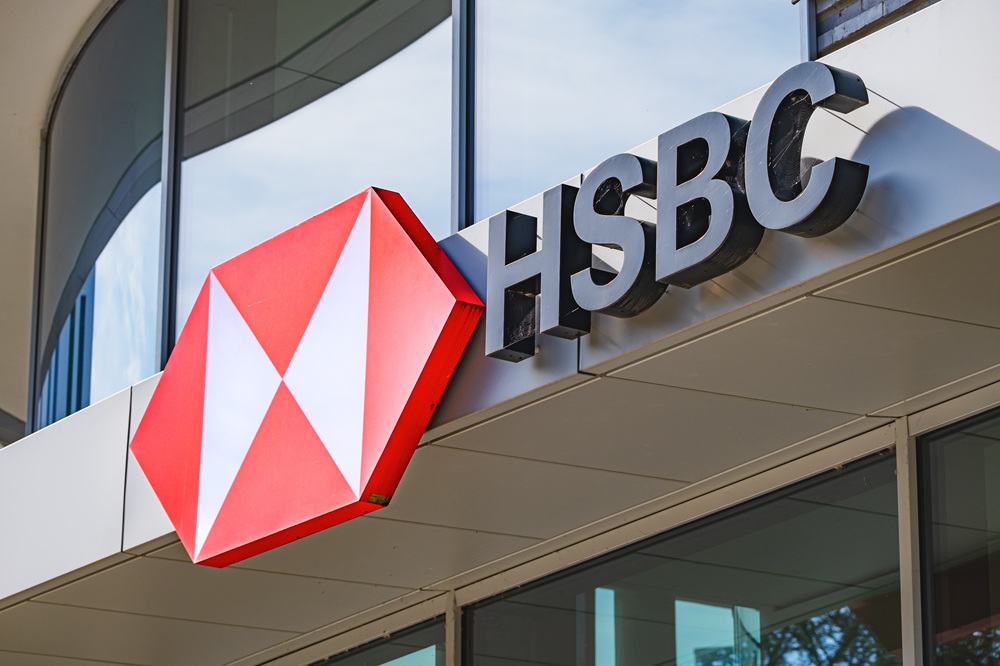 SKN | HSBC Share Price Outlook: Does a 27% Downside Scenario Matter for Global Wealth Investors?
