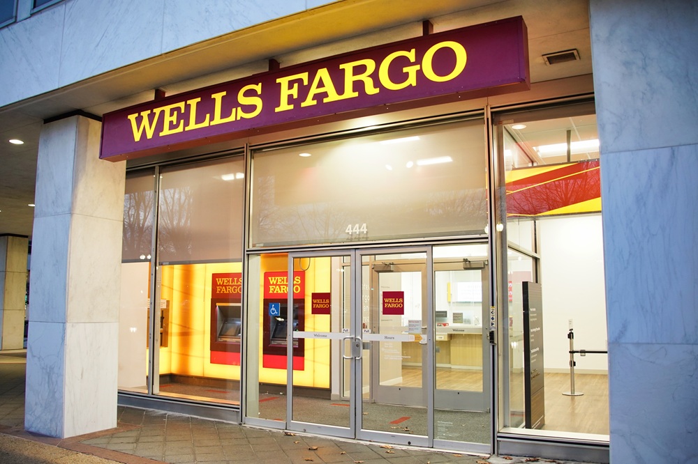 SKN | Wells Fargo Sees Diverging Dollar Store Earnings Outlooks as Retailers Approach Results