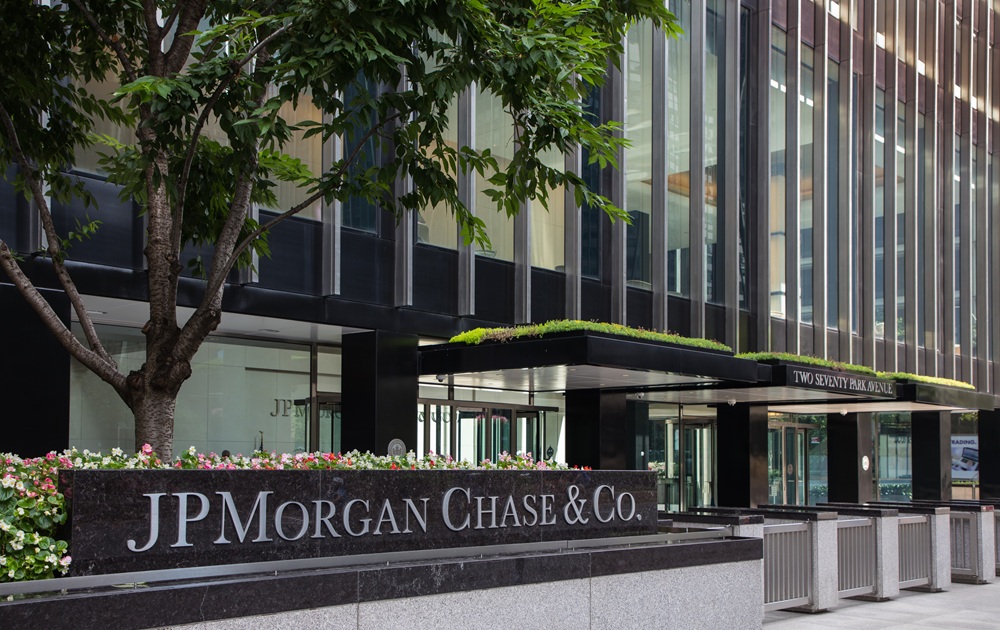 SKN| JPMorgan Stake Trimmed by Cardano Risk Management as Shares Approach Record Highs