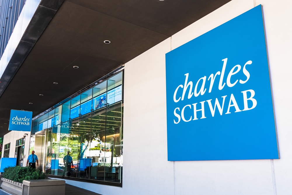 SKN | Charles Schwab Favors Commodities as Portfolio Diversification Debate Intensifies