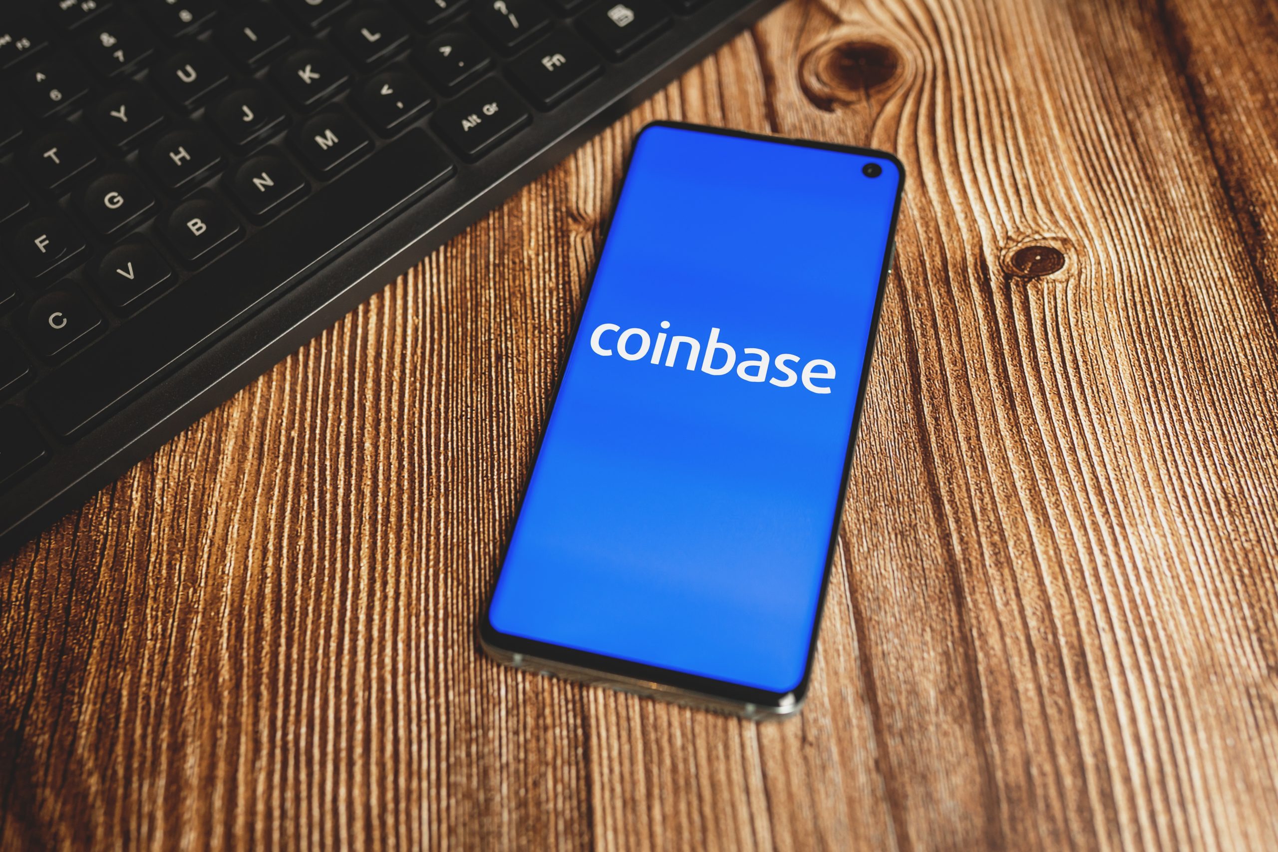 SKN | Coinbase and UK Finance: What the Crypto-Banking Divide Means for HNW Wealth Structures