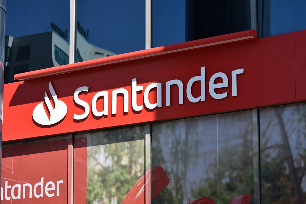 SKN | Banco Santander Raises Interim Dividend 10% as First-Half Profit Reaches €7.3 Billion